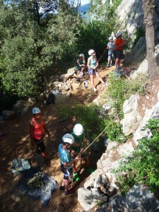 Escalade en groupe, pour une découverte des sports de pleine nature